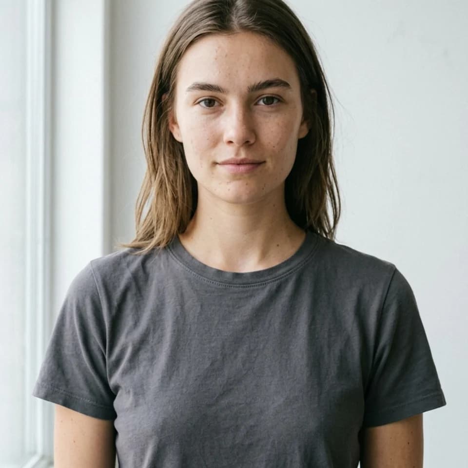 Polaroid-Inspired Model Shot Pixshop preview